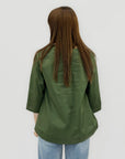 Blusa girocollo in cotone con manica a 3/4 e linea pulita