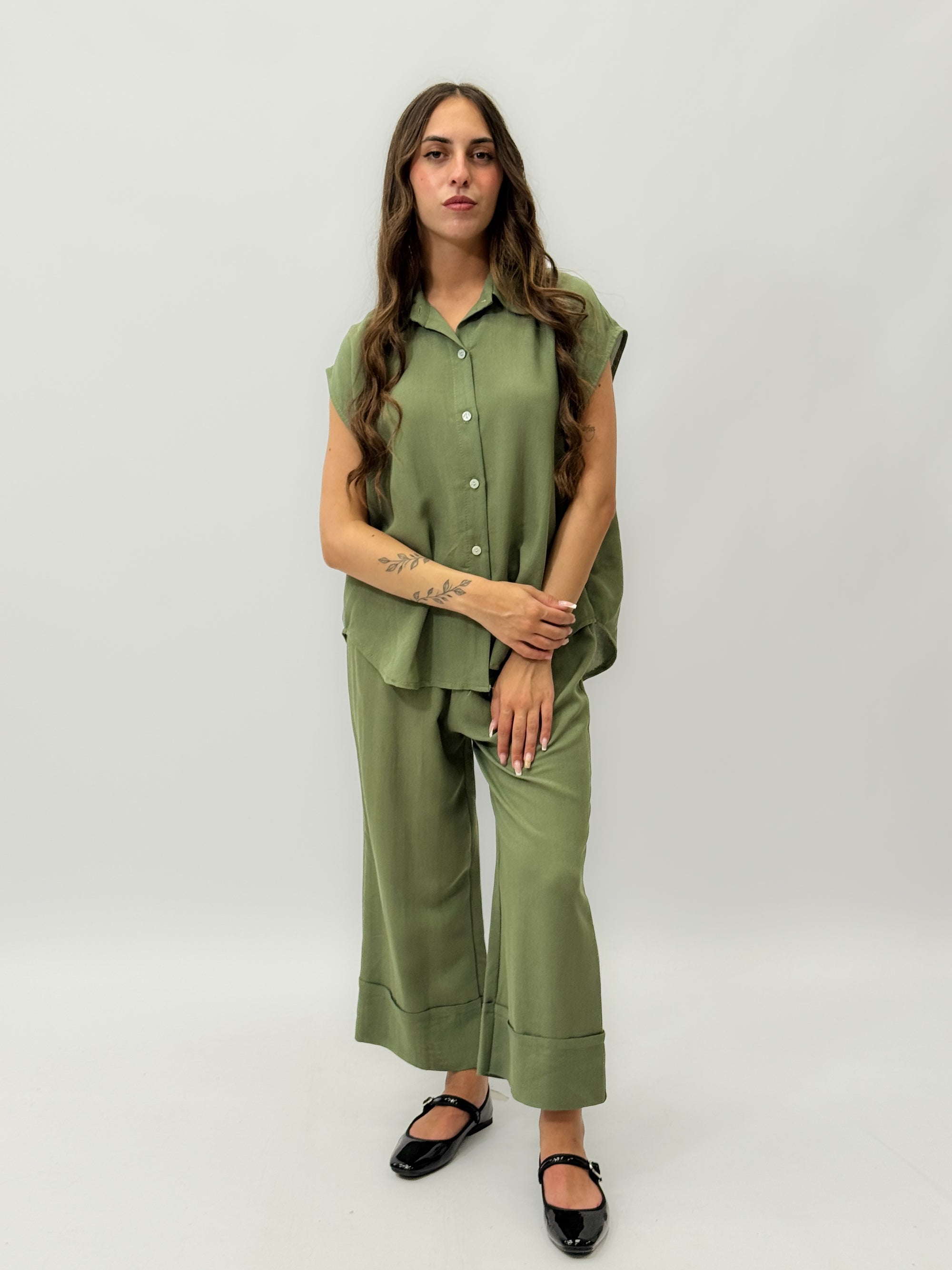 Completo maglia e pantalone in lino