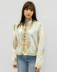 Camicia ricamata con inserti in pizzo e chiusura decorativa