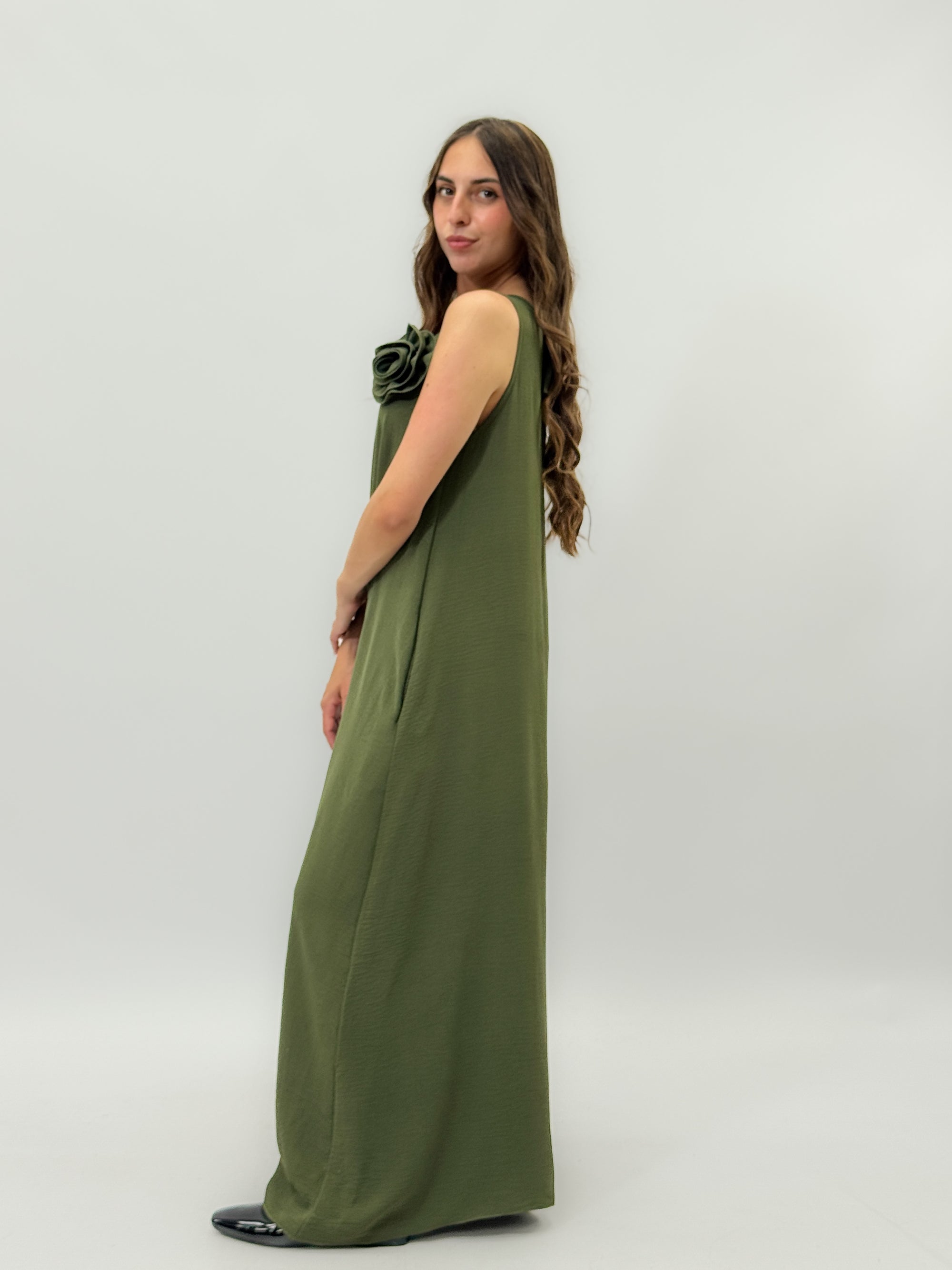Tuta lunga con fiore