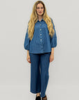 Camicia in denim leggero con maniche ampie
