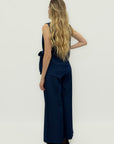 Completo fluido con top annodato e pantalone ampio