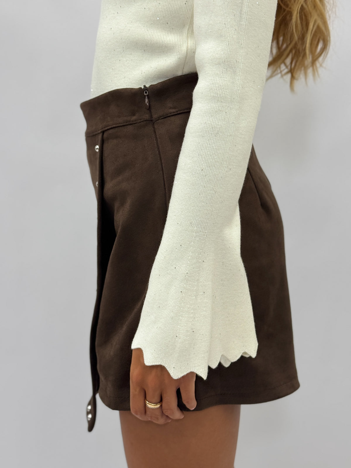 Gonna pantalone donna effetto suede con borchie