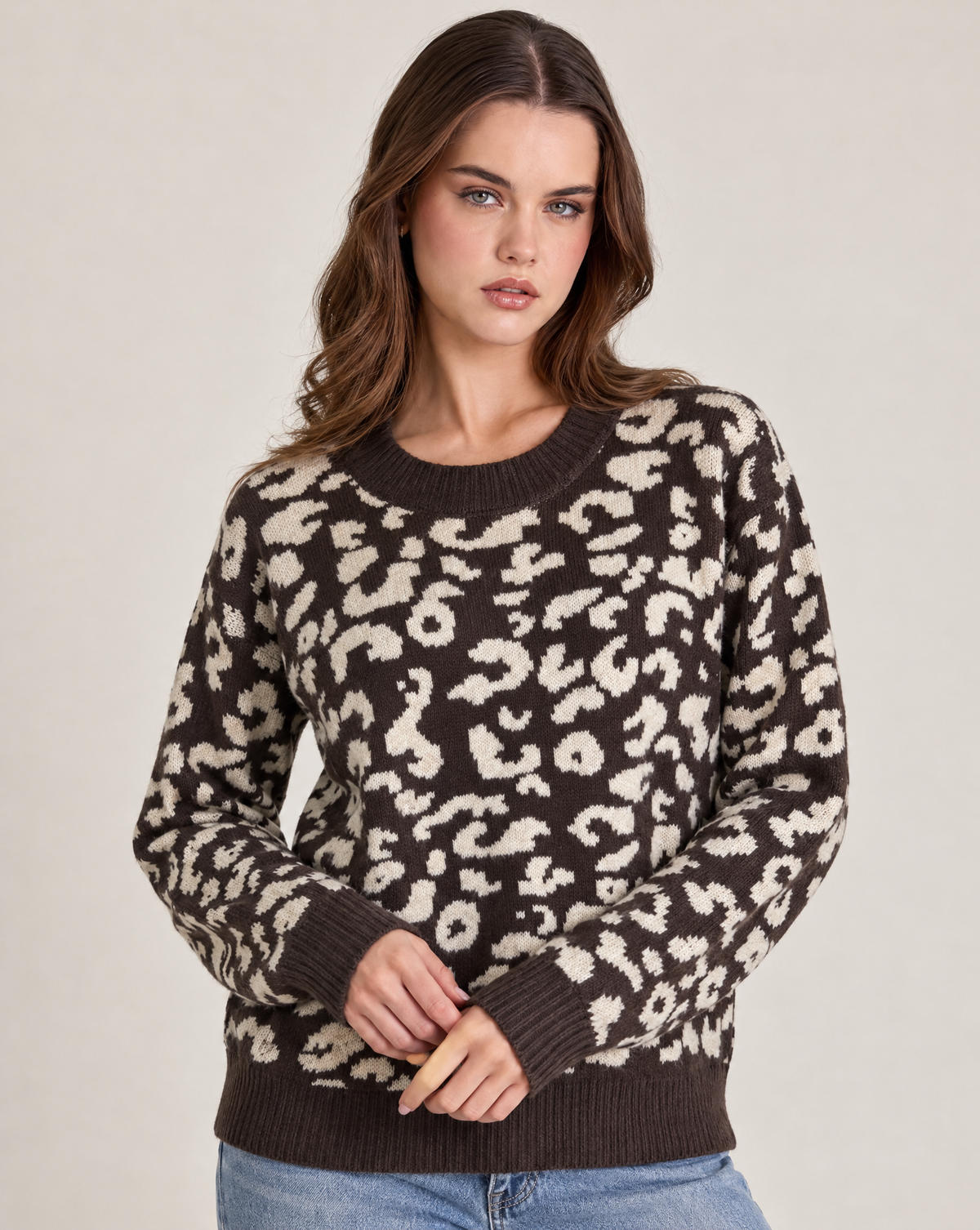 Maglia donna animalier girocollo a maniche lunghe Marrone indossata da Polly 2, foto 3