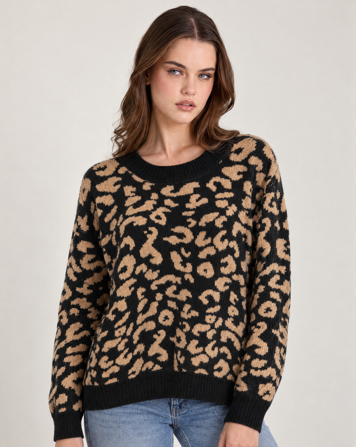 Maglia donna animalier girocollo a maniche lunghe Nero indossata da Polly 2, foto 3