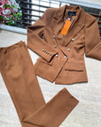 Completo elegante giacca e pantaloni a sigaretta