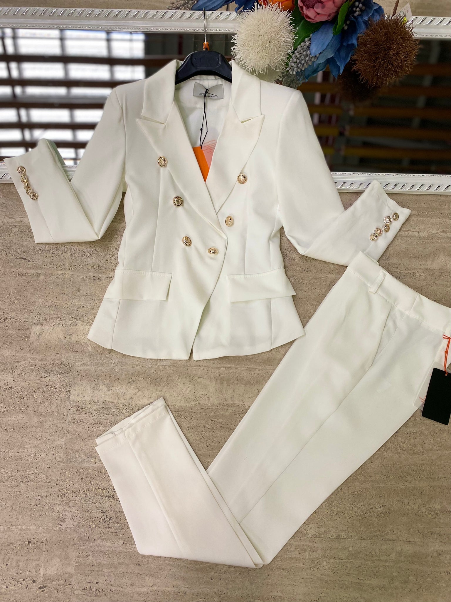 Completo elegante giacca e pantaloni a sigaretta