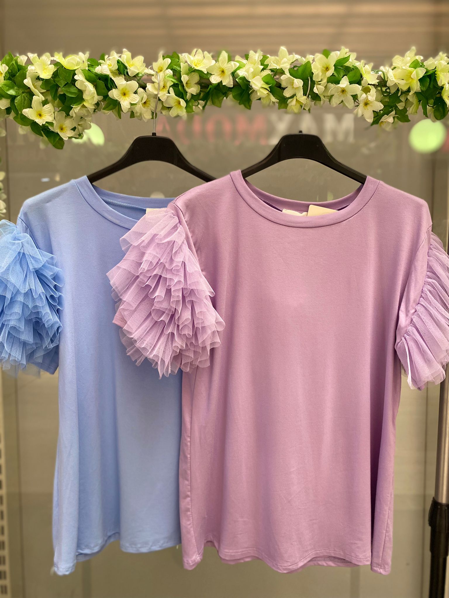 T-shirt con maniche tulle