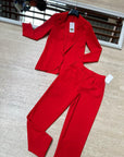 Pantaloni a sigaretta con svolta