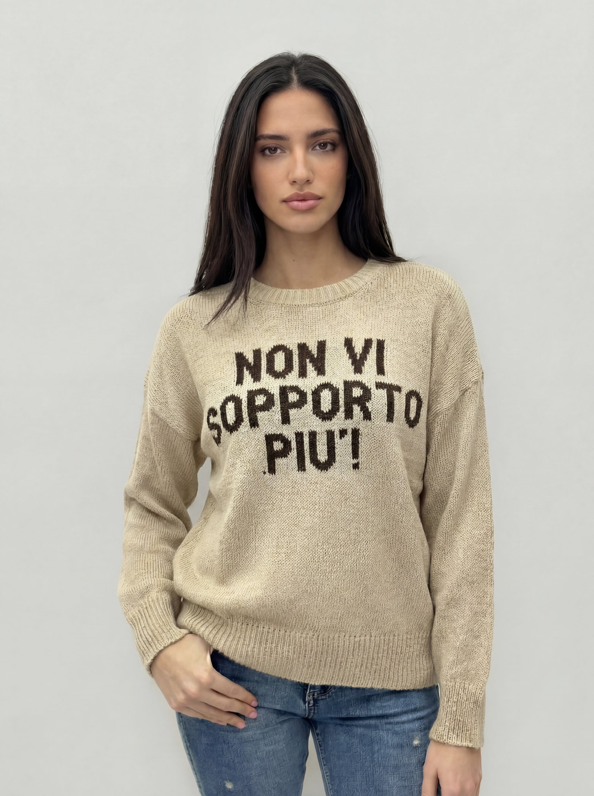 Maglione con Scritta “Non vi sopporto più!”