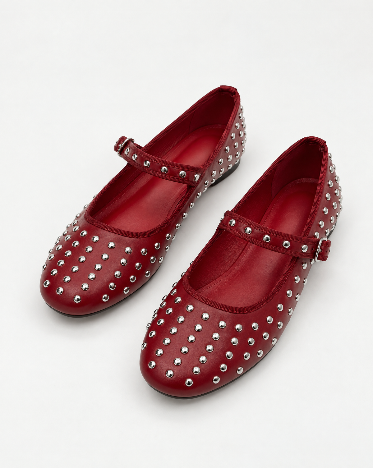 Ballerine Gaia rosso con borchie argentate - coppia, vista tre quarti