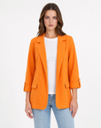 Blazer donna oversize con maniche 3/4 Arancione - vista frontale con Polly 2