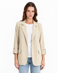 Blazer donna oversize con maniche 3/4 Beige - vista frontale con Polly 2