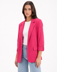 Blazer donna oversize con maniche 3/4 Fucsia - vista tre quarti con Polly 2