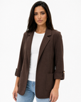 Blazer donna oversize con maniche 3/4 Marrone - vista tre quarti con Polly 2