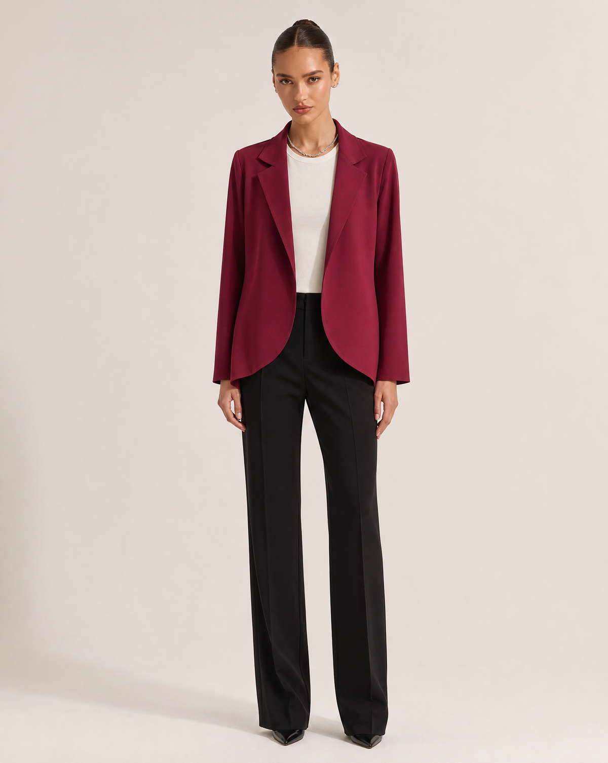 Blazer morbido effetto tailoring Bordeaux indossato da Polly 6 - vista frontale