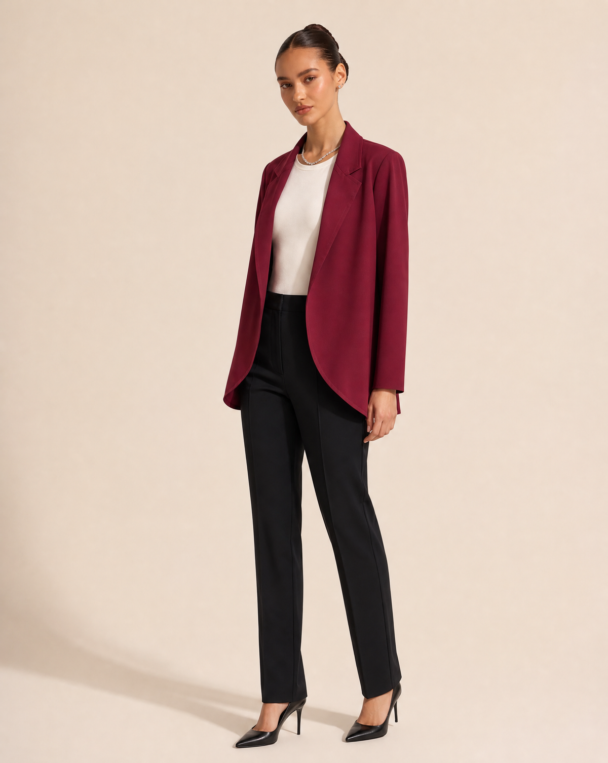 Blazer morbido effetto tailoring Bordeaux indossato da Polly 6 - vista tre quarti