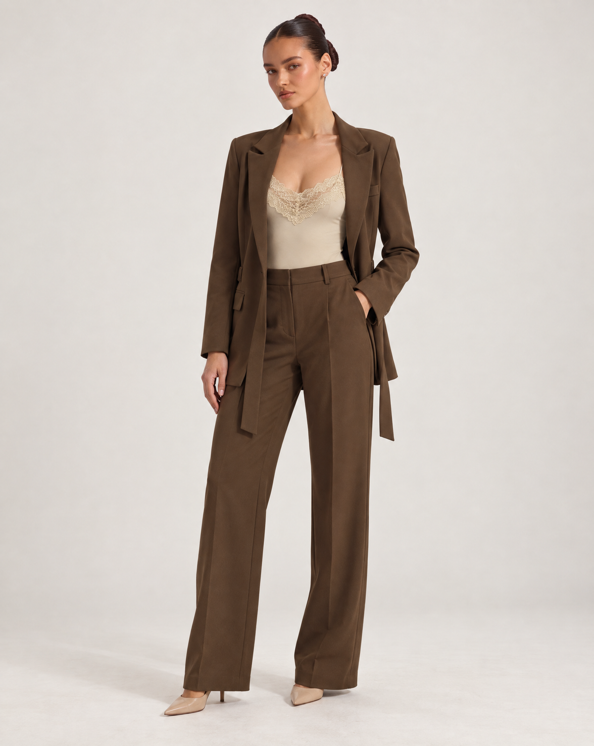 Body T12 0330 Beige - Polly 6 - look con completo marrone