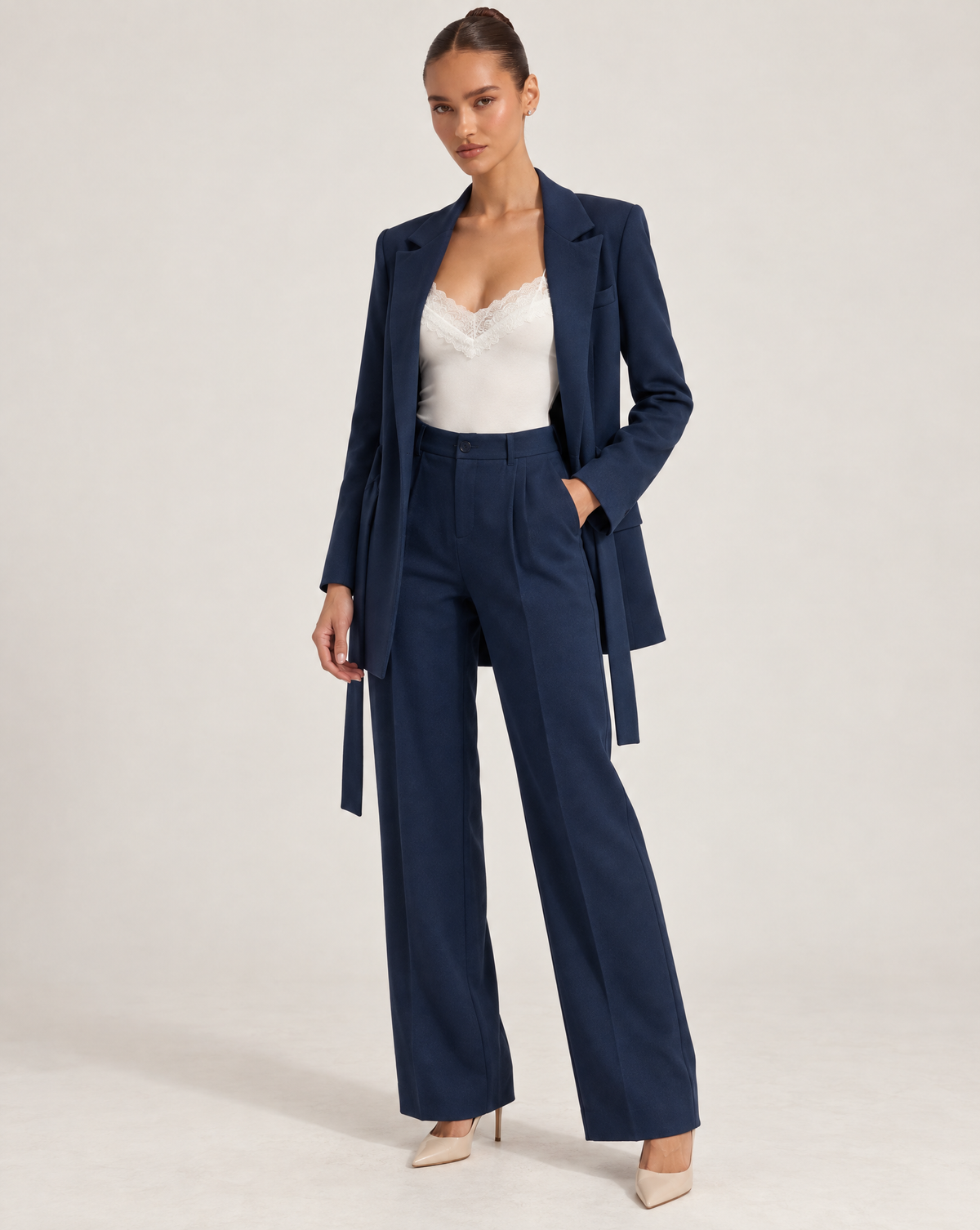 Body T12 0330 Bianco - Polly 6 - look con completo blu