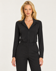 Body camicia donna nero con colletto e bottoni indossato da Polly 7 - vista frontale