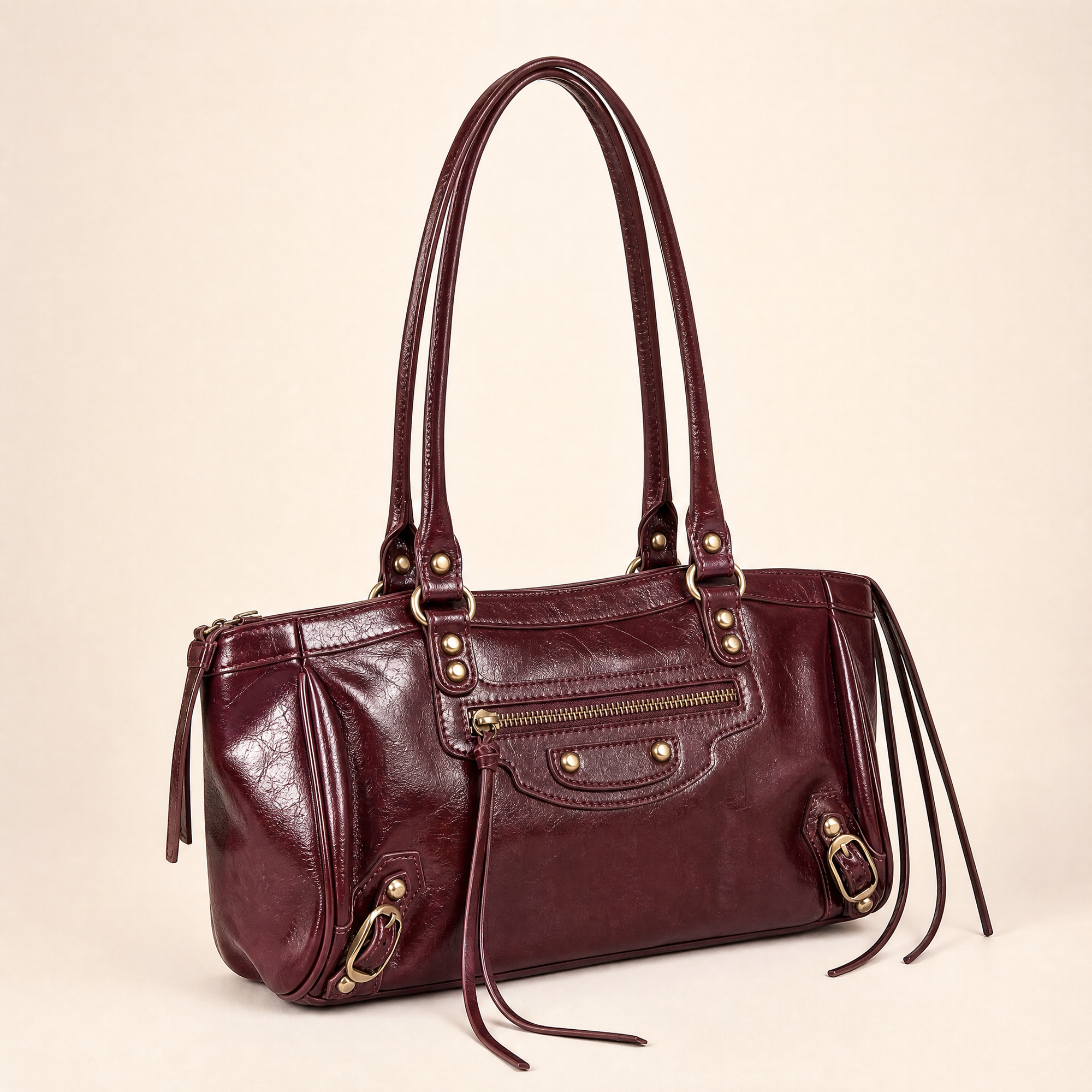 Borsa a spalla in ecopelle bordeaux, vista tre quarti