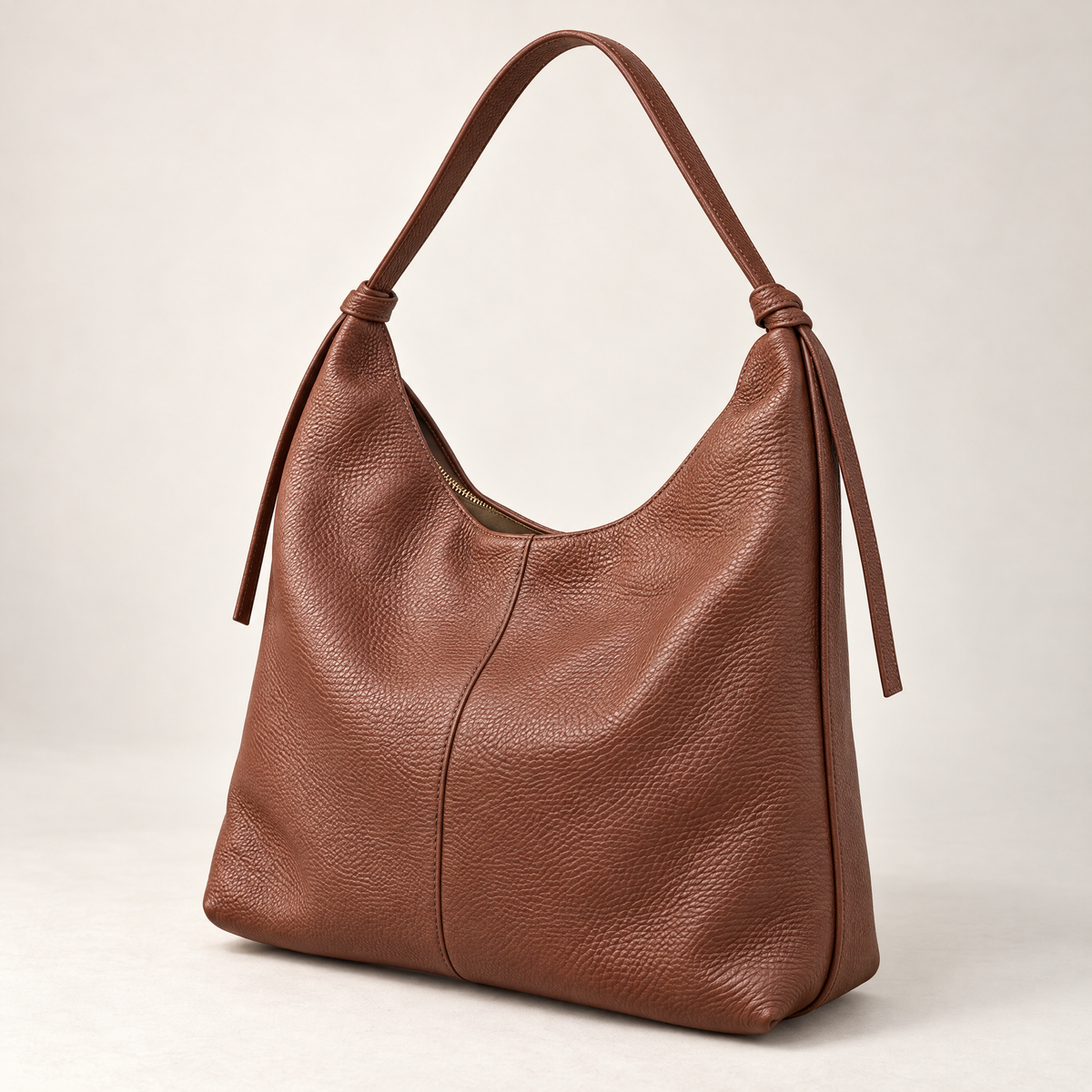 Borsa hobo in vera pelle camel con nodi – vista tre quarti
