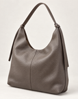Borsa hobo in vera pelle taupe con nodi – vista tre quarti