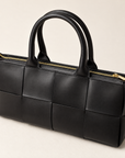 Borsa a mano in vera pelle con maxi intreccio nero – dettaglio