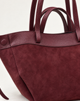 Borsa shopper in vera pelle scamosciata bordeaux - dettaglio finiture e manici
