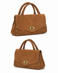 Borsa Siena in vera pelle scamosciata color camel su sfondo bianco