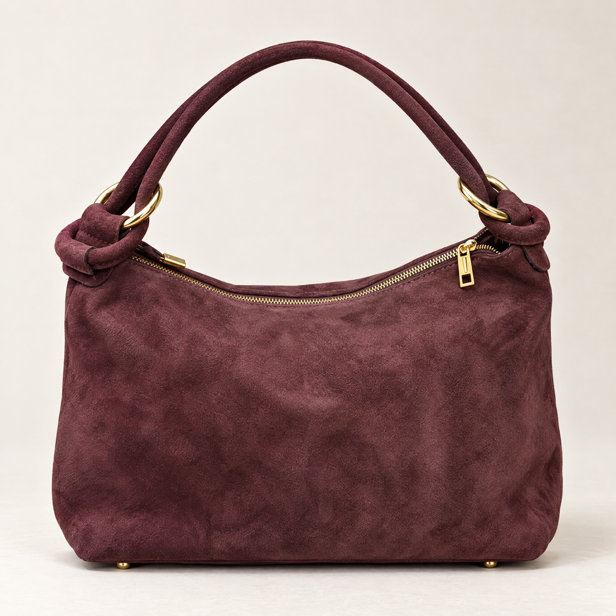Borsa a spalla bordeaux in vera pelle scamosciata con anelli dorati – vista frontale