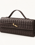 Borsa a mano in vera pelle intrecciata marrone con dettaglio dorato – tre-quarti