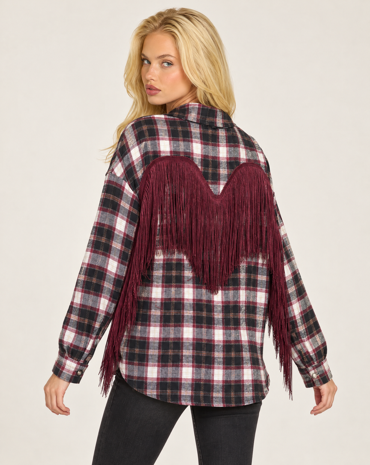 Camicia donna a quadri bordeaux con frange, Polly 7 - vista posteriore con frange