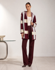 Cardigan morbido con cappuccio bordeaux, Polly 6 frontale