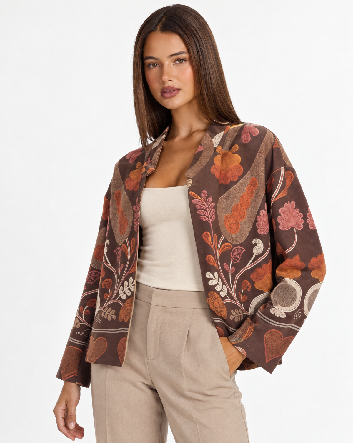 Cardigan aperto con fantasia floreale multicolore Marrone con Polly 4 – primo piano parte superiore, vista tre quarti