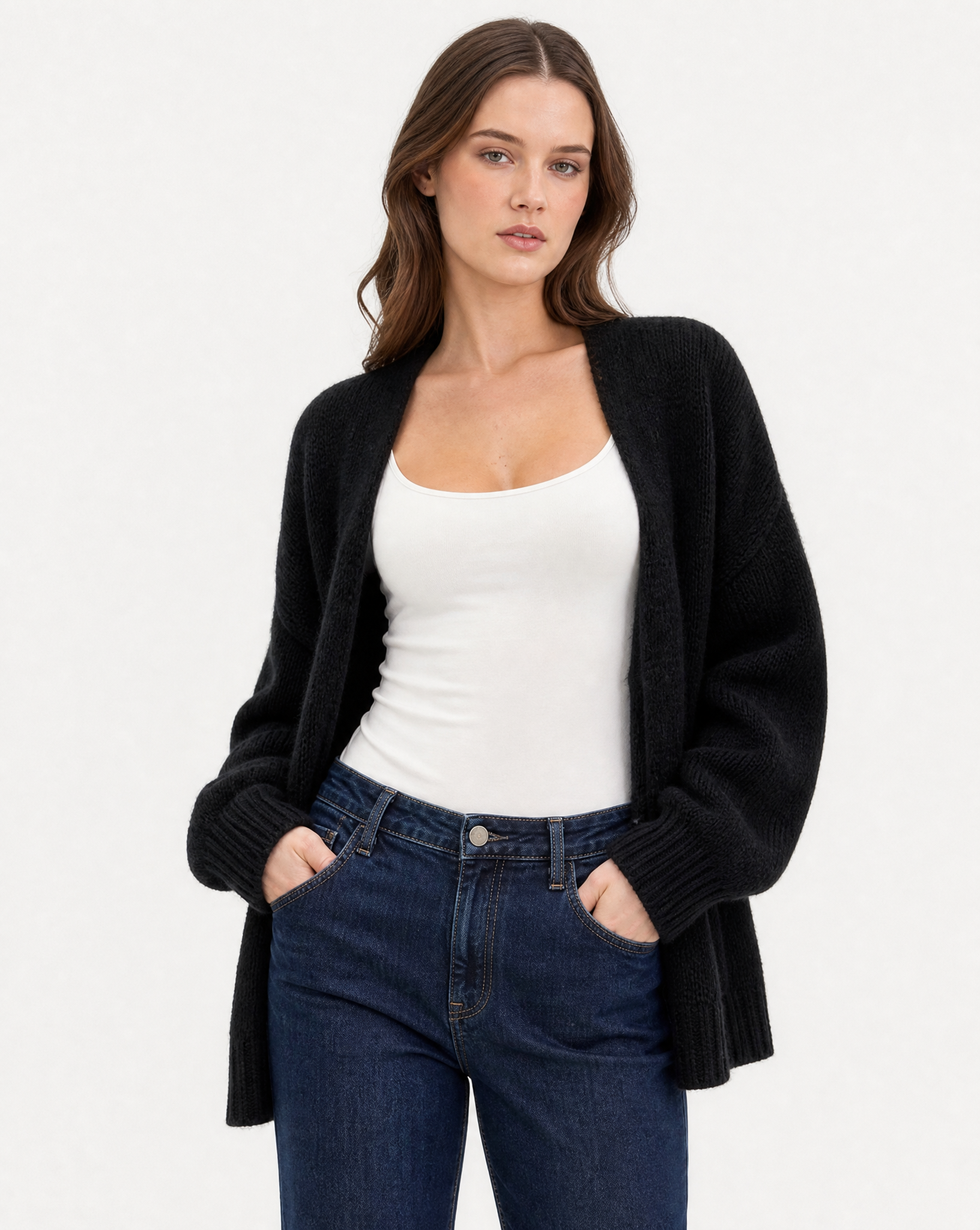 Cardigan donna nero in misto lana, dettaglio a mezzo busto