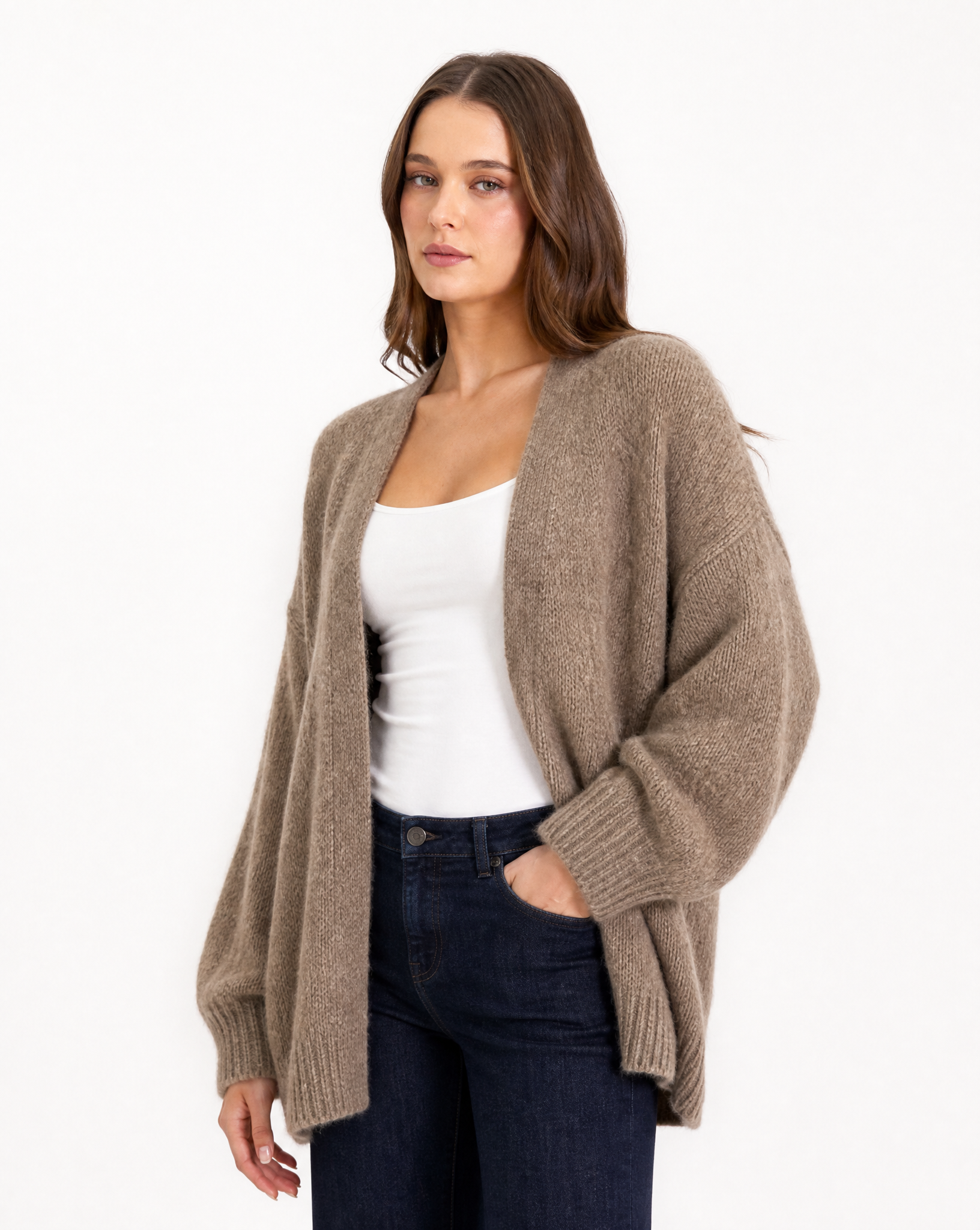 Cardigan donna tortora in misto lana, dettaglio a mezzo busto