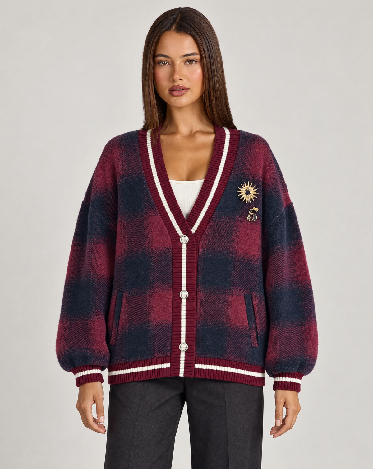Cardigan giacca donna a quadri bordeaux indossato da Polly 4 - foto 1