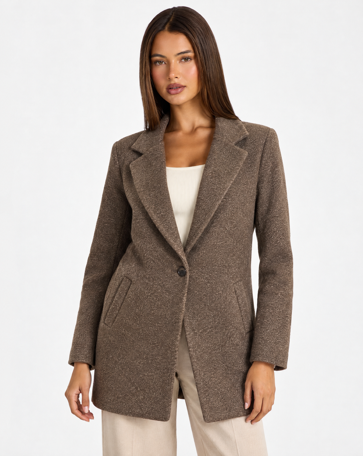 Cardigan donna marrone mélange con revers indossato da Polly 4 - dettaglio