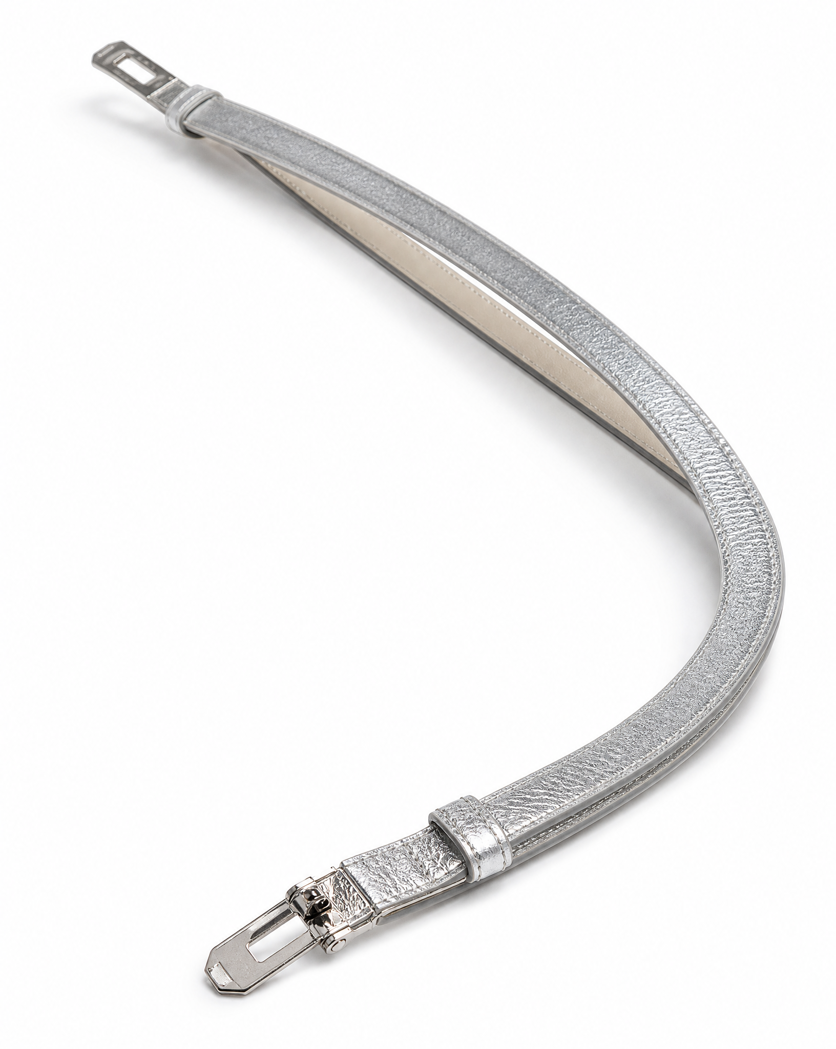 Cintura donna in vera pelle color argento, seconda vista su sfondo bianco