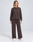 Completo in maglia B12 2311 Marrone indossato da Polly 5 - vista frontale