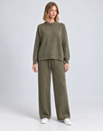 Completo in maglia B12 2311 Verde indossato da Polly 5 - vista frontale