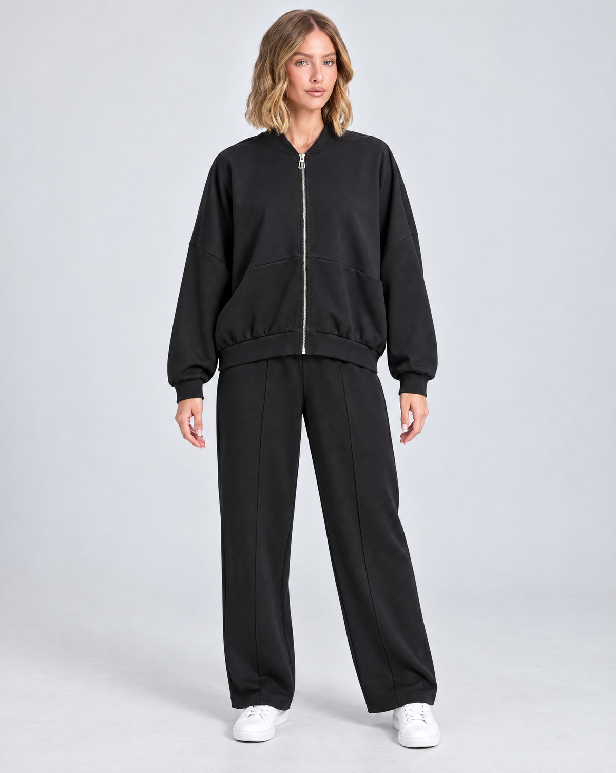 Completo donna B13 6893 nero indossato da Polly 5 – vista frontale