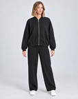 Completo donna B13 6893 nero indossato da Polly 5 – vista frontale