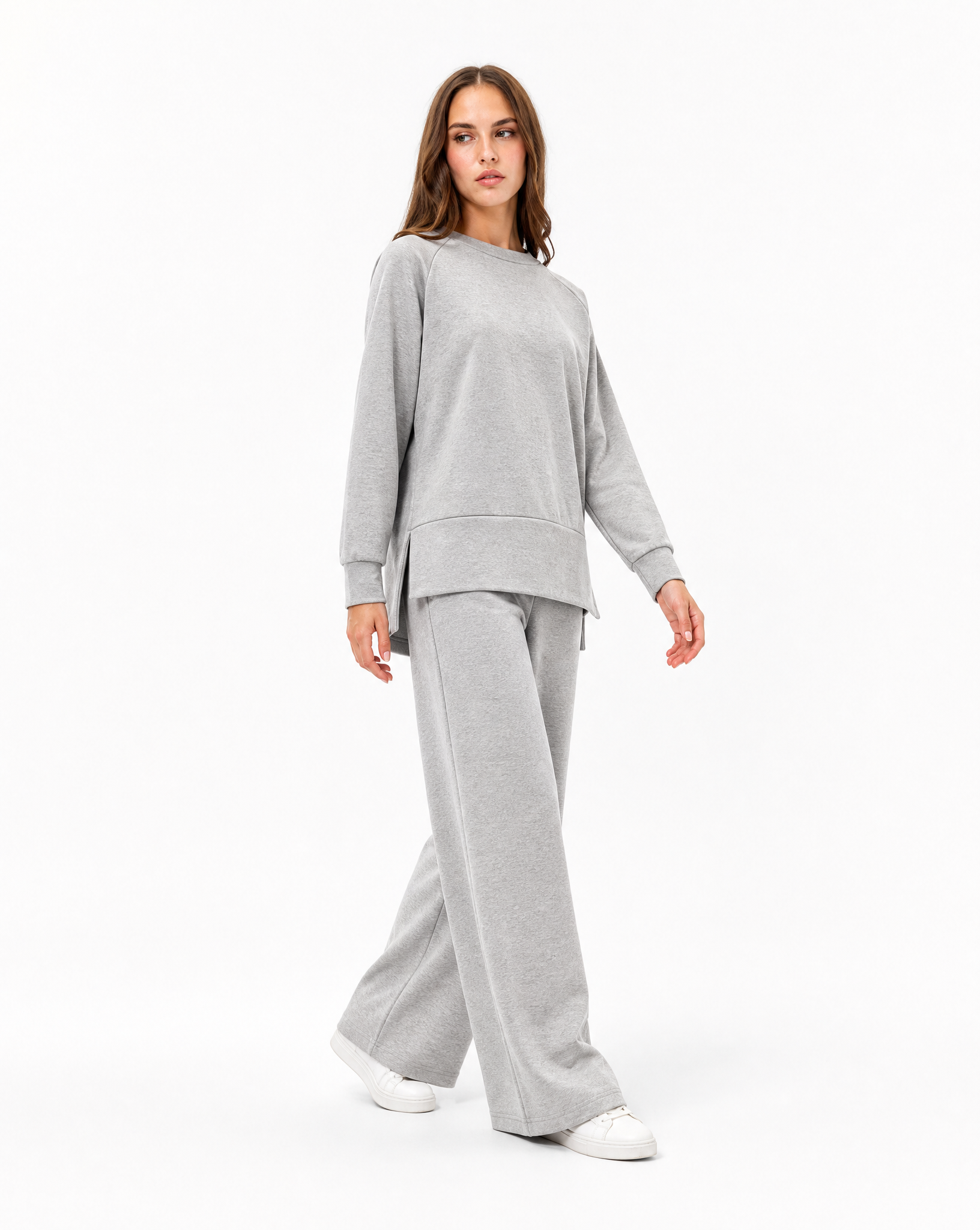 Completo donna con pantalone ampio indossato da Polly 2 - Grigio vista frontale