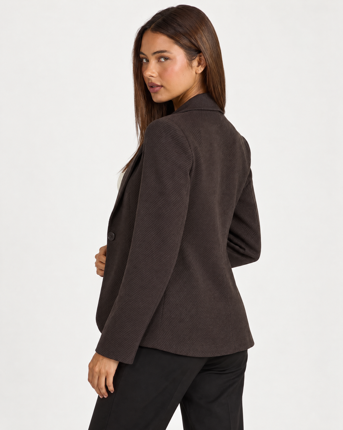 Cardigan donna modello blazer marrone indossato da Polly 4 - foto 3