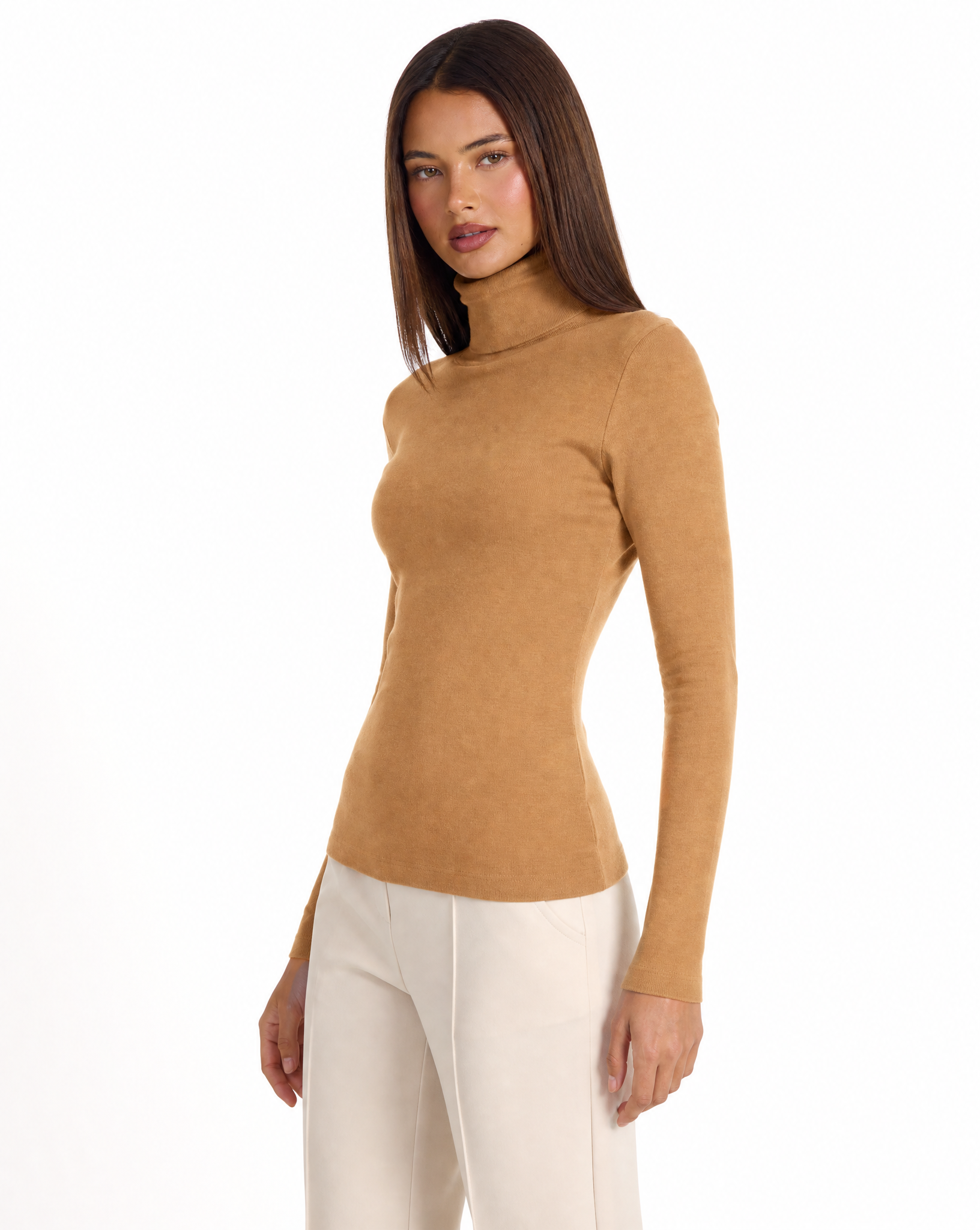 Dolcevita donna basic tinta unita con Polly 4 - Camel vista tre quarti
