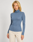 Maglia dolcevita donna misto cashmere jeans indossata da Polly 7 - dettaglio collo e parte superiore