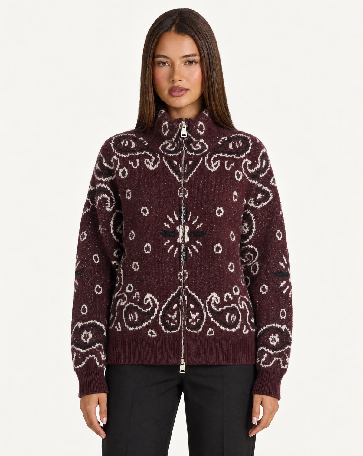 Felpa donna paisley bordeaux con zip e collo alto – vista frontale su Polly 4