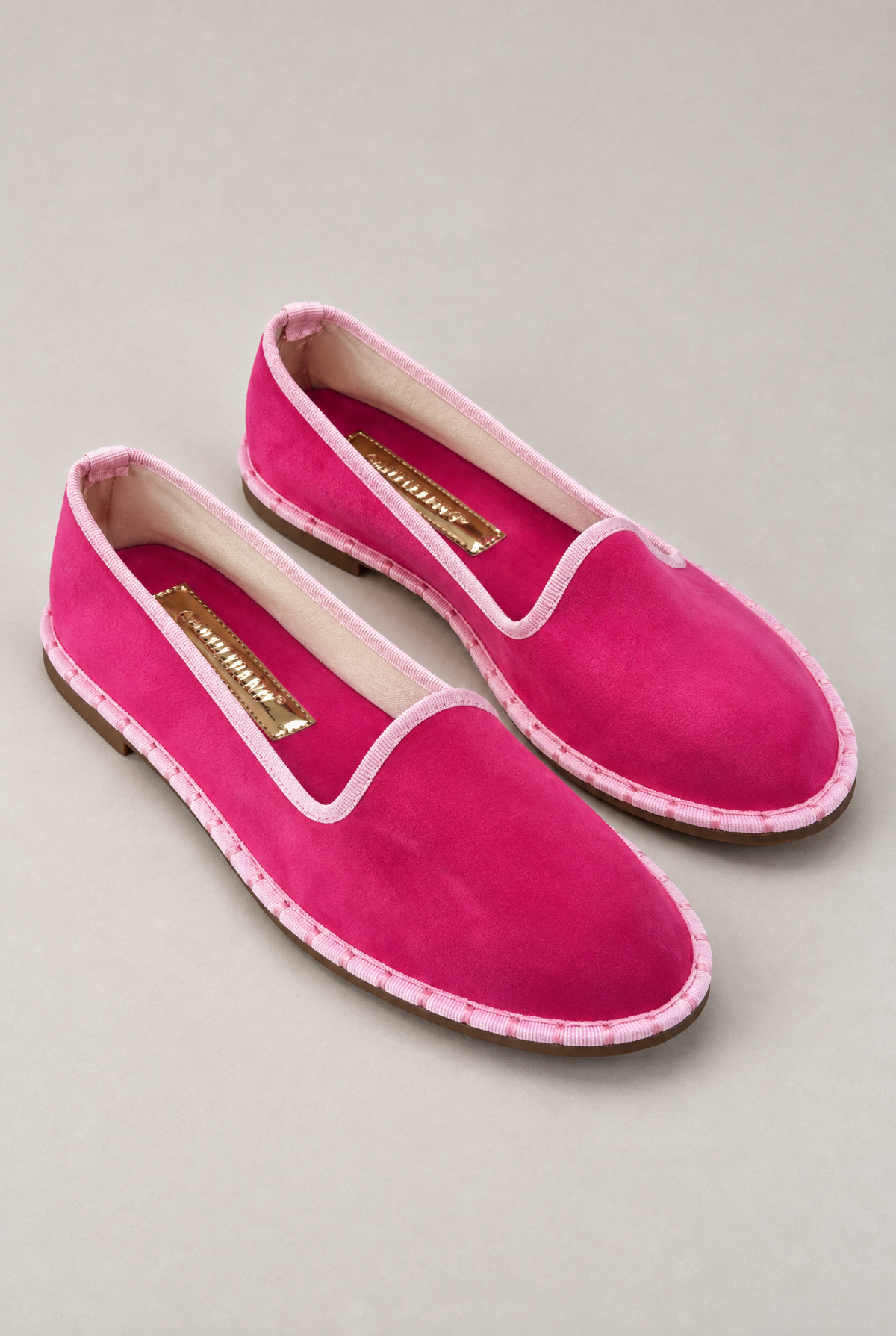 Friulane in velluto Fucsia con bordi rosa chiaro – vista obliqua
